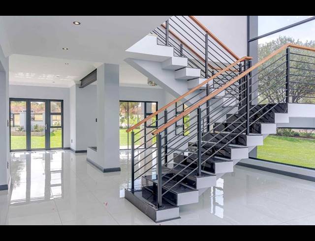 5 BEDROOM PROPERTY TO RENT IN COPPERLEAF ESTATE